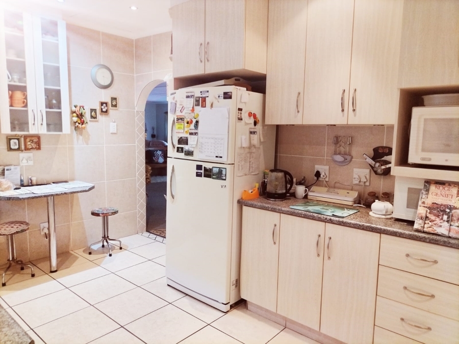 4 Bedroom Property for Sale in Noorsekloof Eastern Cape